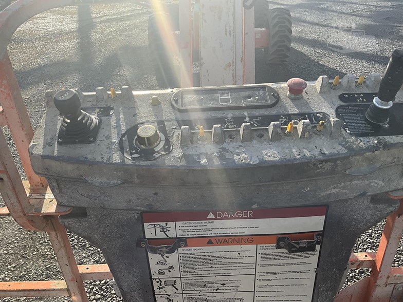 Telescopic Boom Lift - View 3